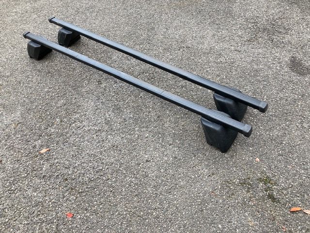 image for Volvo branded roof bars for XC60 pre 2017