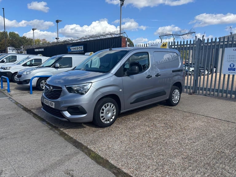 2019 Vauxhall Combo 2300 1.5 Turbo D 100ps H1 Sportive Van PANEL VAN DIESEL Manual