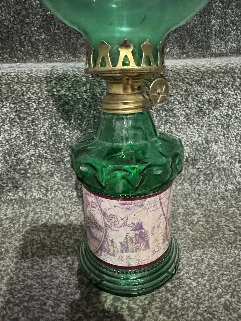 Decorative paraffin lamp