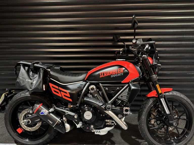 DUCATI SCRAMBLER 800 Full Throttle -Full Performance Exhaust-Ducati Htd Grips-Du