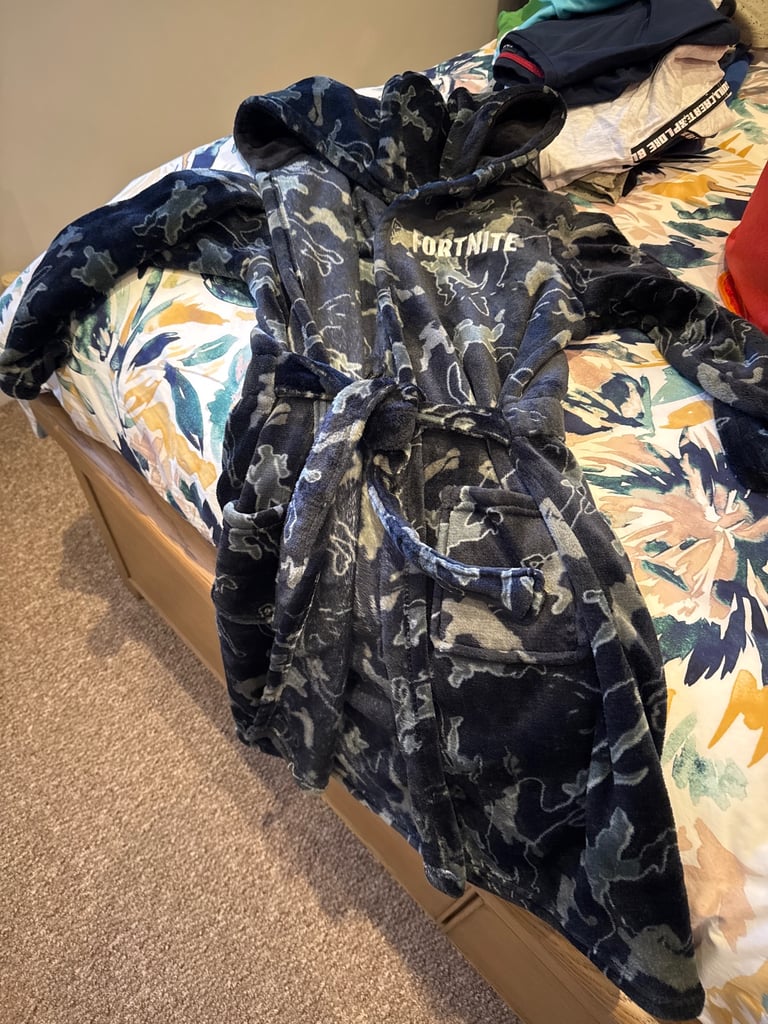 image for FORTNIGHT dressing Gown