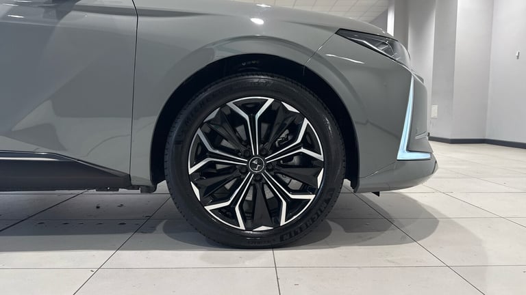 2025 DS Automobiles DS 4 1.6 E-TENSE Rivoli 5dr EAT8 HATCHBACK PETROL/ELECTRIC Automatic
