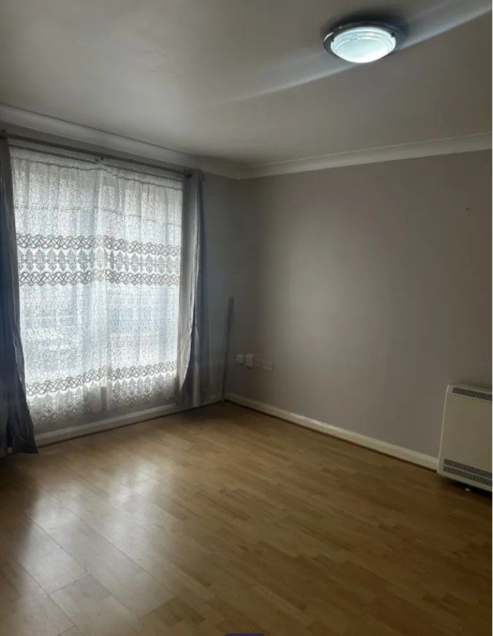 2Bed, 2Bath First Floor Flat to Rent in North Wembley - Kirk House