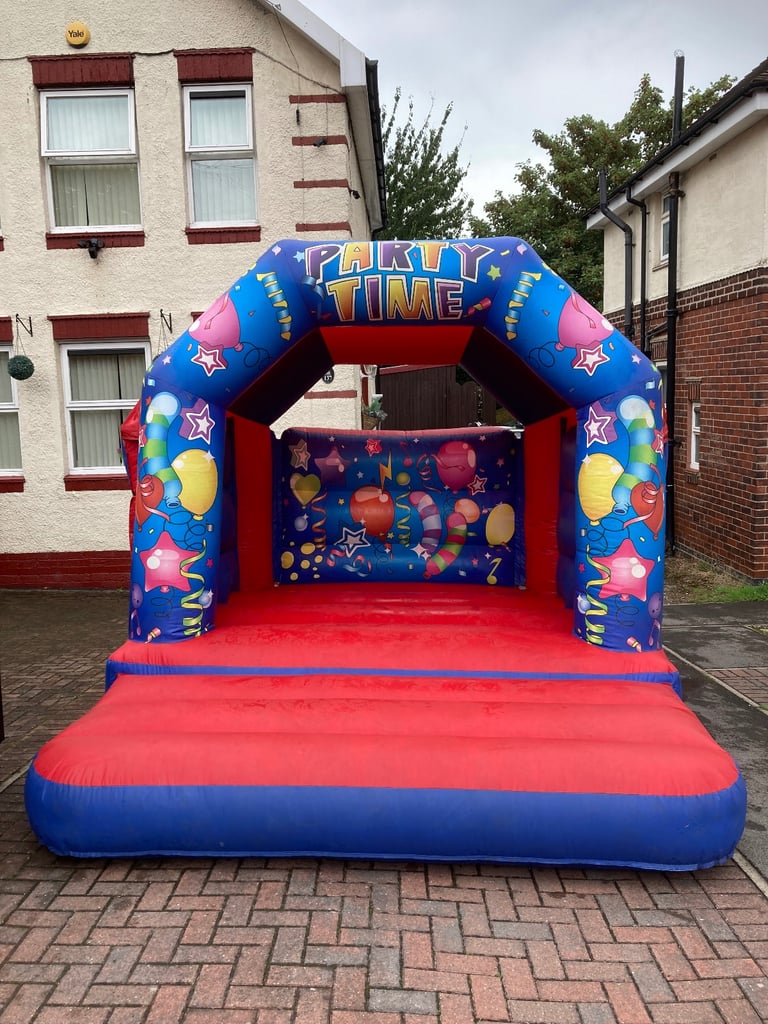 Bouncy castles versus one’s £60 disco ones £90 both + delivery more available ask bargain