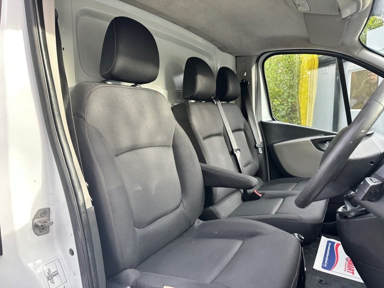 2018 Renault Trafic SL27 dCi 120 Business Van PANEL VAN DIESEL Manual