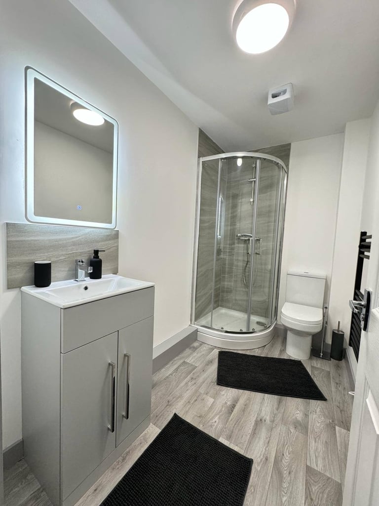 Short Term Rentals Yeadon-501 Leeds