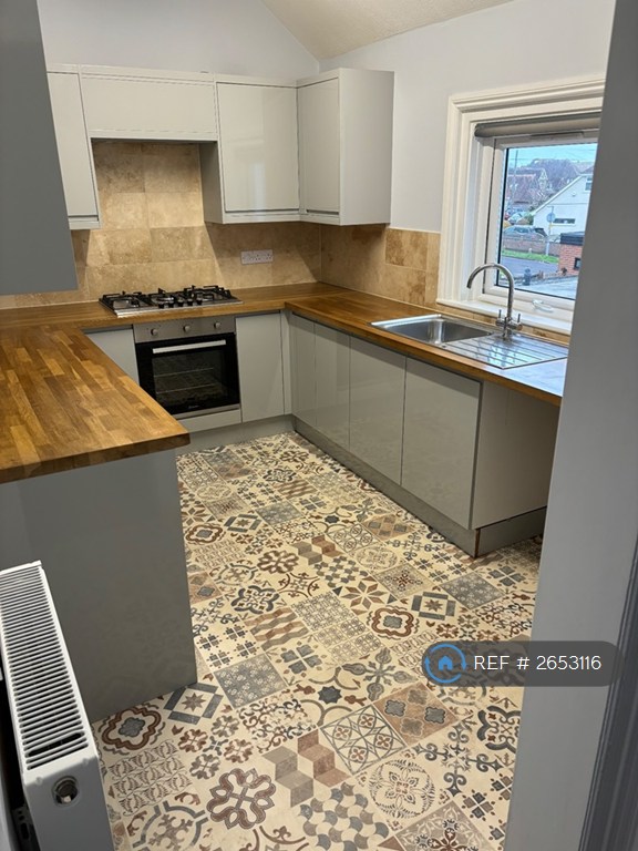3 bedroom flat in High Street, Lee On Solent, PO13 (3 bed) (#2653116)