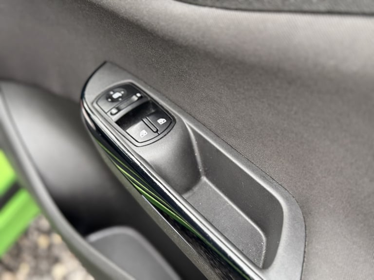 VAUXHALL CORSA 1.2 i Limited Edition 2015