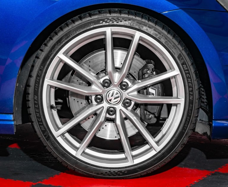 VOLKSWAGEN GOLF R 2.0 TSI R 300ps 5dr 4MOTION- FSH - 6 SPEED MANUAL - LAPIZ BLUE