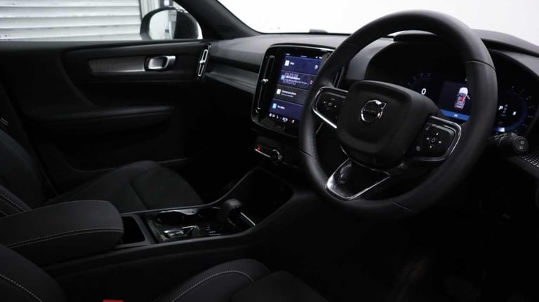 2024 Volvo XC40 2.0 B3 MHEV Plus DCT Auto Euro 6 (s/s) 5dr ESTATE Petrol/Electric Hybrid Automatic