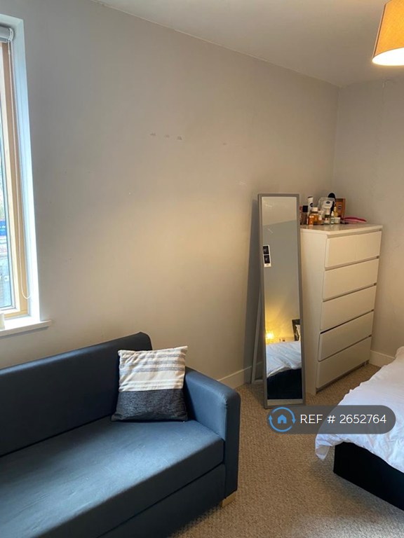 2 bedroom flat in Water Street, Manchester, M3 (2 bed) (#2652764)