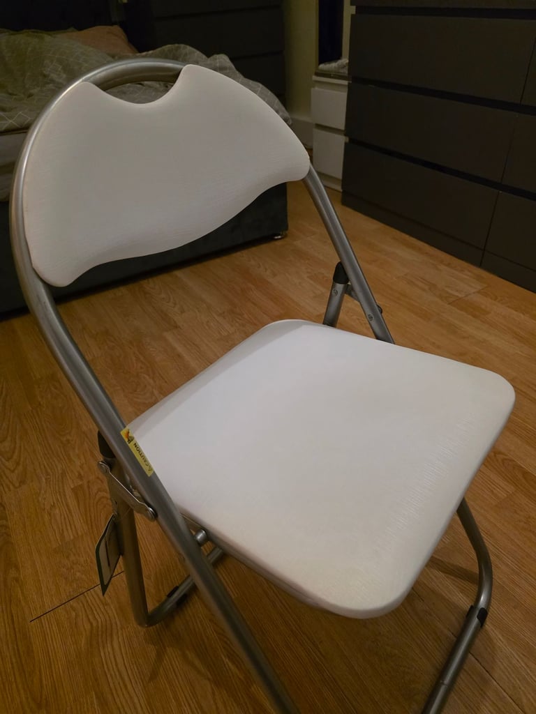 Folding chair 