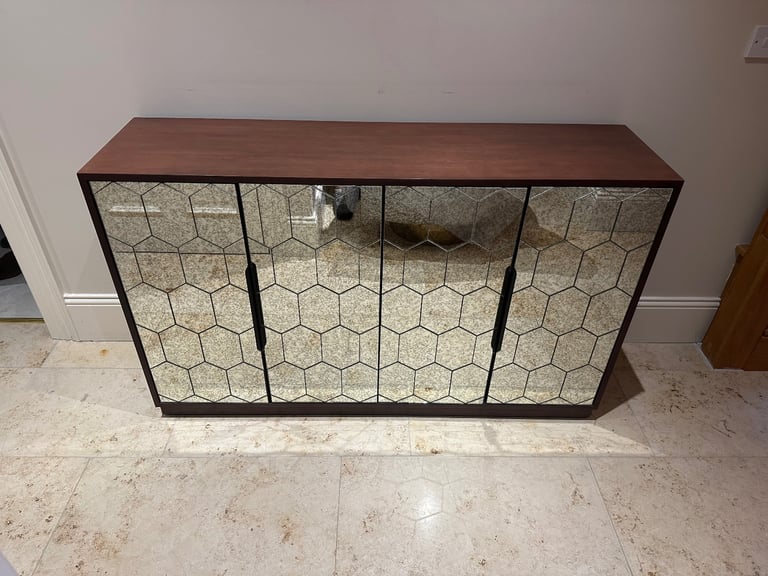 Sideboard 