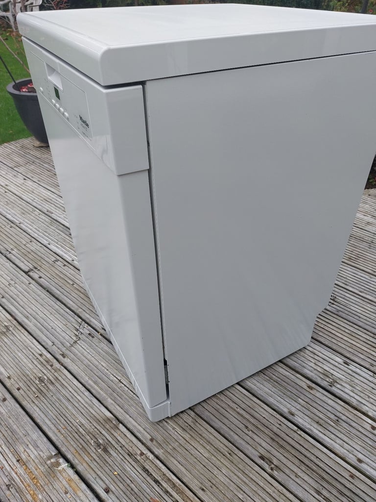 Miele dishwasher G4203 sc white full size