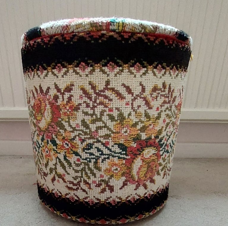 Oval Storage Box Tapestry Decorated