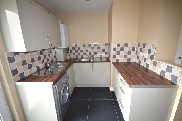 FLATSHARE: BEDROOM for let near King’s Buildings with bills included – available soon