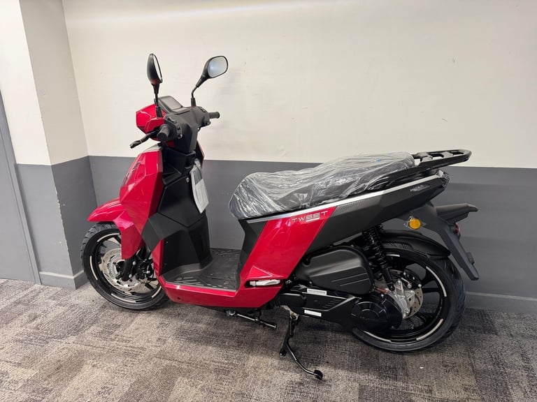 BRAND NEW 2025 PEUGEOT TWEET 125 SCOOTER LEARNER LEGAL MOPED DELIVERY