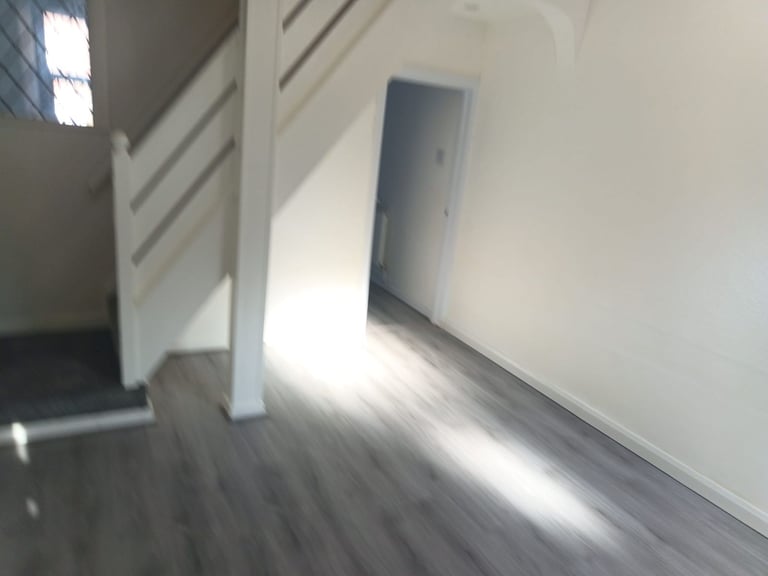 Refurbished 2 bedroom terraced property in Stoke