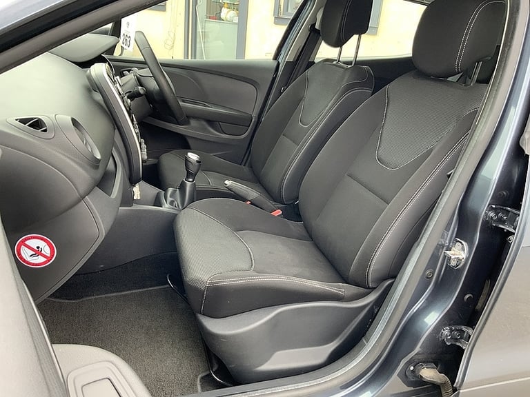 2023 Renault Clio DCI 90 Hatchback Diesel Manual