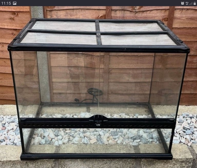 EXO TERRA VIVARIUM/ TERRARIUM  60 X 45 X 45 CMS   GOOD COND.   £35