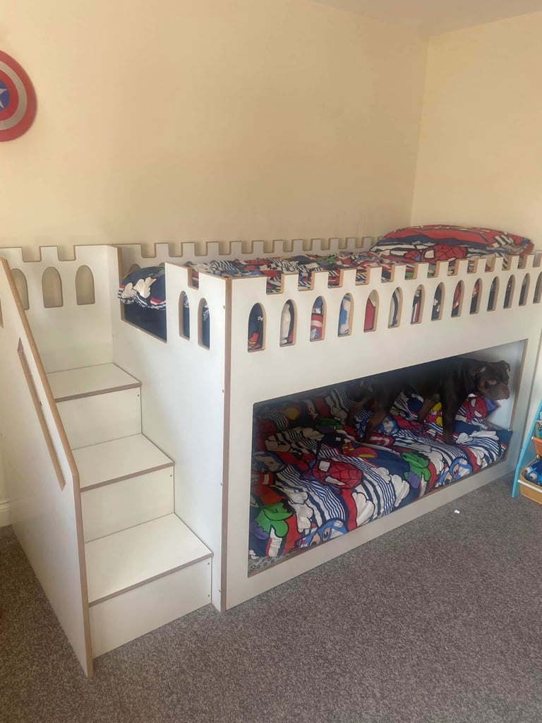Castle bunk bed