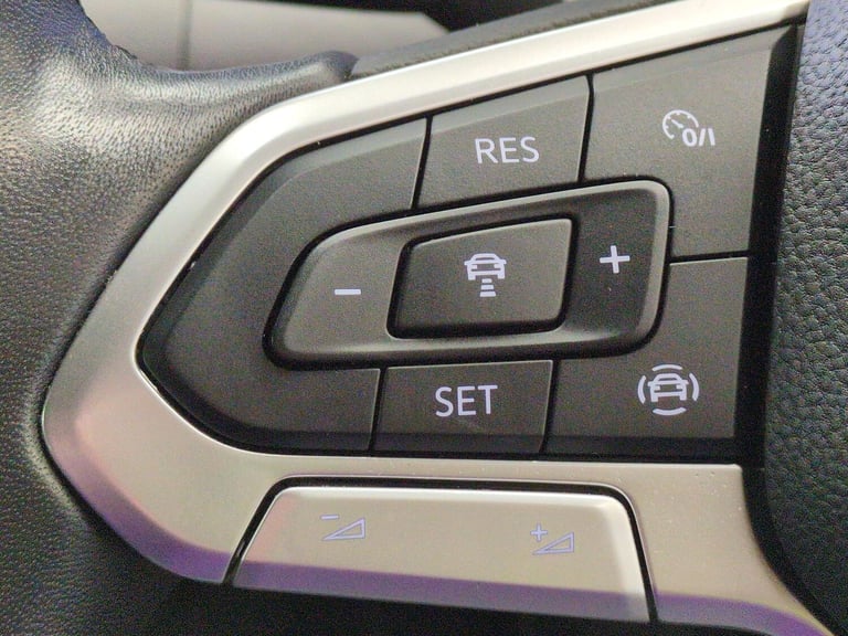 2022 Volkswagen Golf 1.5 TSI 150 Life 5dr HATCHBACK PETROL Manual