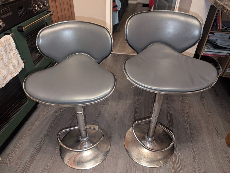 Pair of bar stools