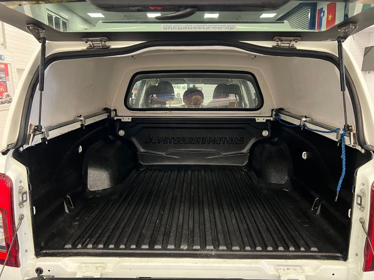 2020 Mitsubishi L200 4LIFE 2.3DI-D 150PS 4X4 DOUBLE CAB PICK UP C/W REAR PRO TOP (EURO 6) PICK UP...
