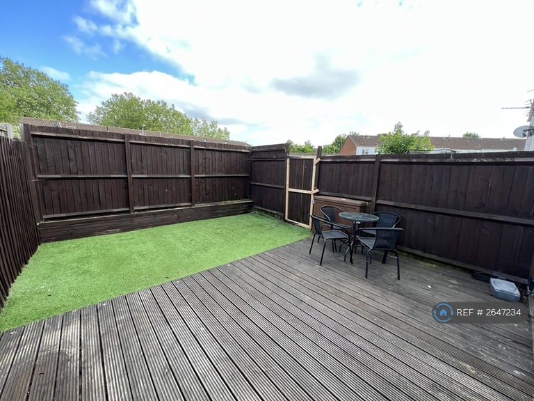 1 bedroom in Walshs Manor, Stantonbury, Milton Keynes, MK14 (#2647234)