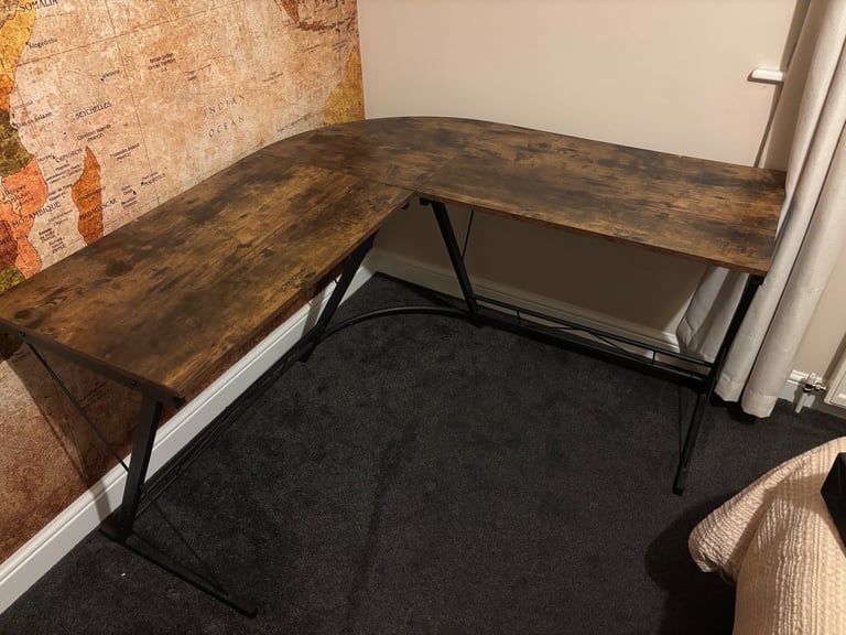 Corner Desk