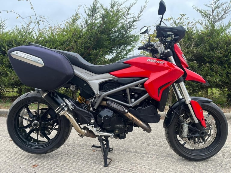 image for 2013 13 DUCATI HYPERSTRADA 821 HYPERMOTARD SUPERMOTO TOURER RED PANNIERS HISTORY