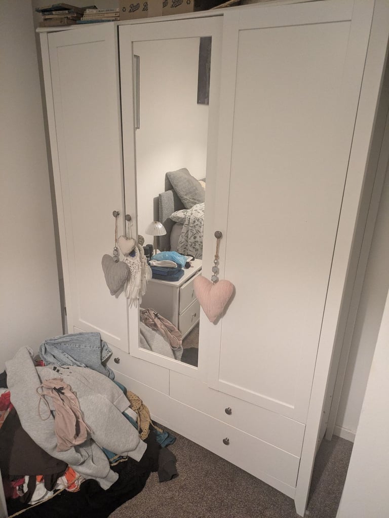 image for 3 door 4 drawer wardrobe 