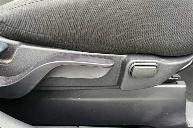 2020 Mitsubishi Outlander 2.0 MIVEC Design SUV 5dr Petrol CVT 4WD Euro 6 (s/s) (150 ps) SUV Petro...