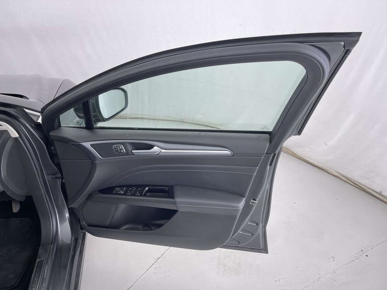 2018 Ford Mondeo 2.0 TDCi Titanium Edition Hatchback 5dr Diesel Manual Euro 6 (s/s) (150 ps) Hatc...