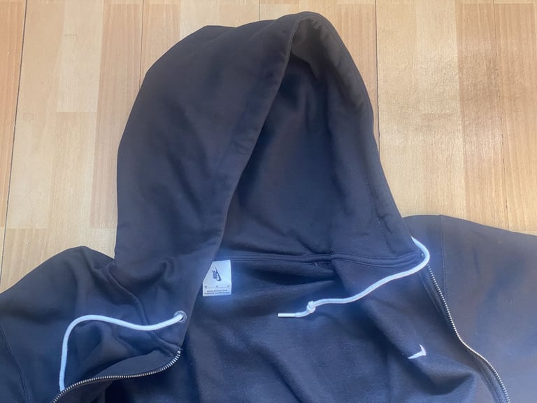 Nike Men's Solo Swoosh Fleece Pullover Hoodie