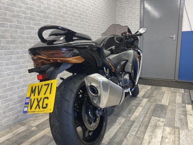 2021 SUZUKI GSX 1300 R HAYABUSA WITH ONLY 4701 MILES IN THE BEST COLOUR SCHEM...