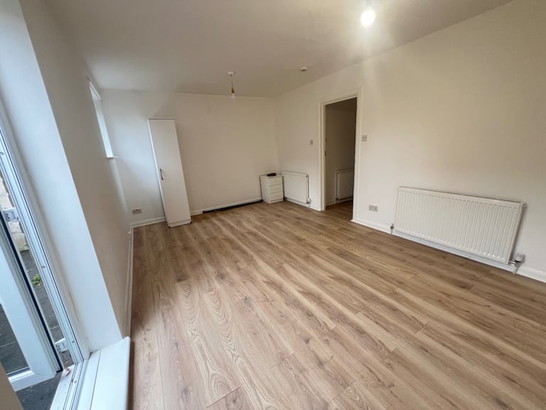 Brand New, Luxury, 1 Bed Garden Flat, 20 Mins To Central London 