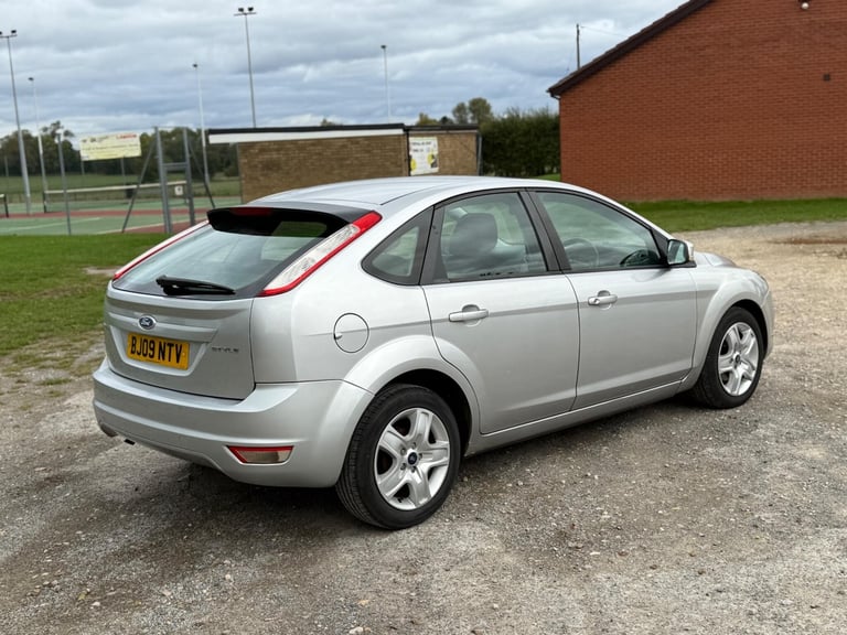 2009 Ford Focus 1.6 Style 5dr HATCHBACK Petrol Manual