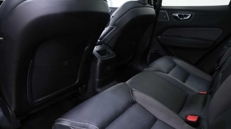 2024 Volvo XC60 2.0h T8 Recharge 18.8kWh Ultimate Dark Auto AWD Euro 6 (s/s) 5dr ESTATE Petrol/El...