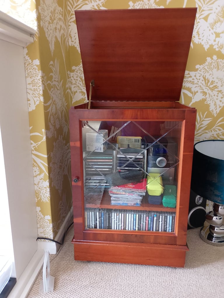 Hi-fi yew 🪵 reproduction unit or display cabinet 69cm high x 49cm wide x 47cm deepest 