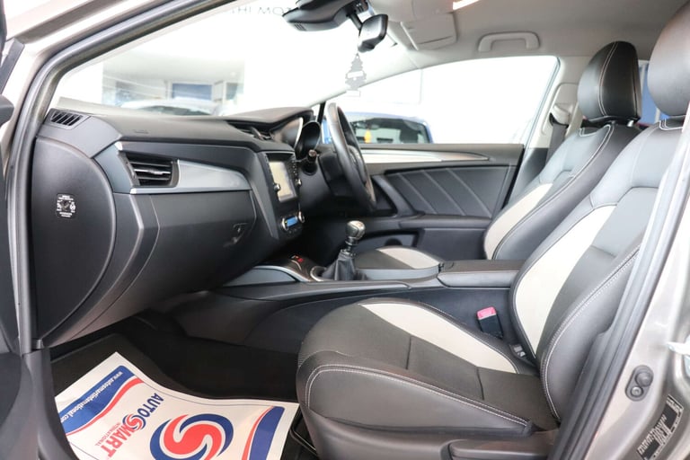 2017 Toyota Avensis 2.0 Avensis Business Edition+ D-4D 4dr Saloon Diesel Manual