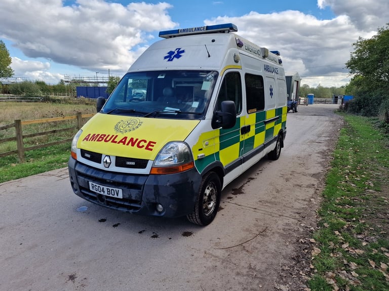 2004 Renault Master LWB High roof Spares Repairs  Ambulance  Camper project