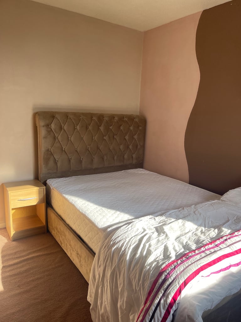 Double room available for rent