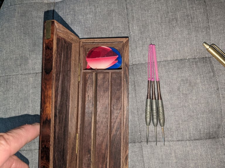 JOHN LOWE original 21gram tungsten darts from late70s -early 80s