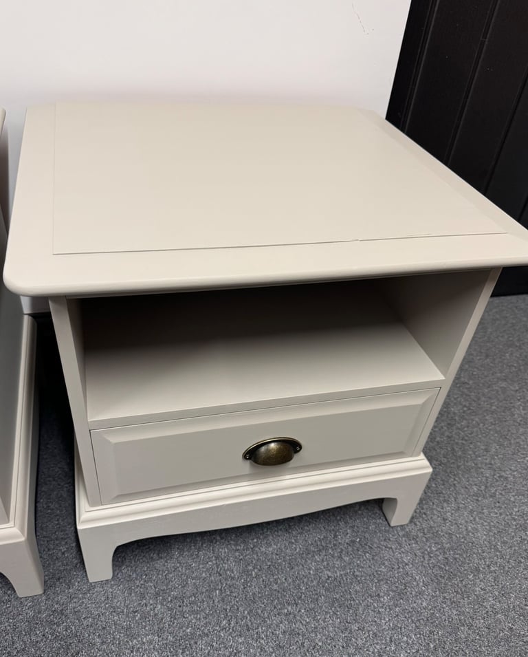 Stag Minstrel pair of bedsides, fully renovated 