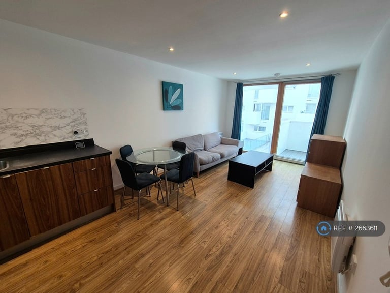 1 bedroom flat in Schrier Ropeworks, Barking, IG11 (1 bed) (#2663611)