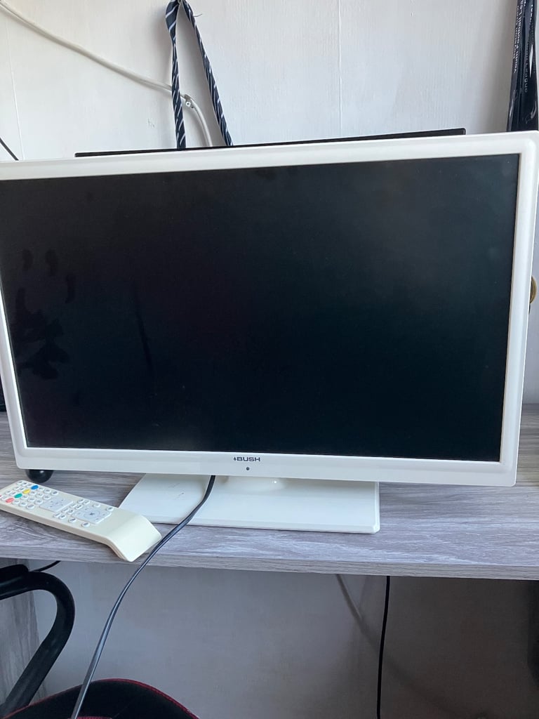 image for 24 inch led bush tv