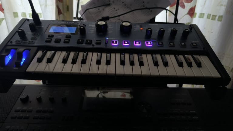 Mininova novation synthesisor