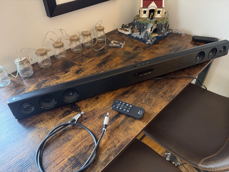 image for LG LAS2060B soundbar + remote & optical sound lead 
