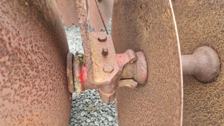 Tractor three point linkage discs 